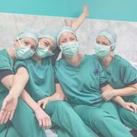 Chirurgen en personeel
