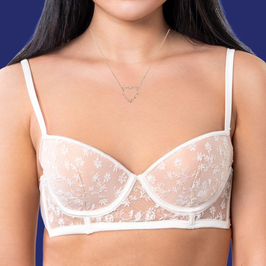 Before undergoing a breast augmentation operation with size 280cc XP implants at Wellness Kliniek