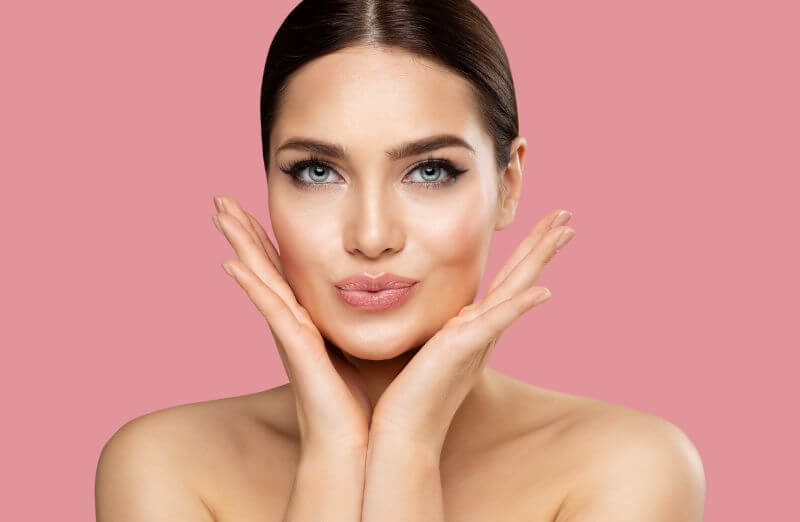 Augmentation des levres avec produits de remplissage - fillers